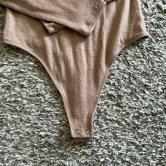 Abercrombie and Fitch plain snap closure brown long sleeve bodysuit size XS - Picture 3 of 6